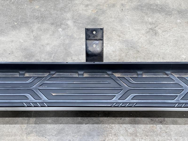 2011 Infiniti QX56 Running Boards