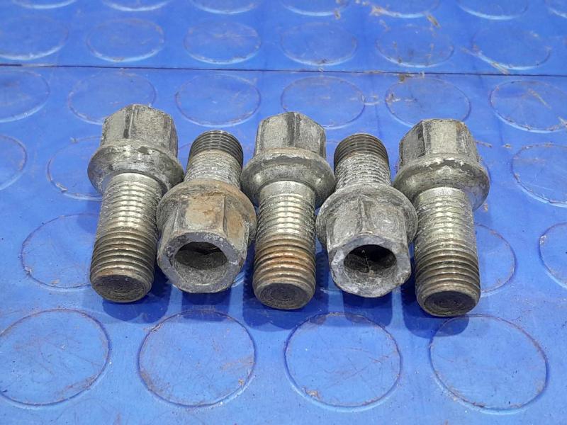 2014 Audi A7 Lug Nuts