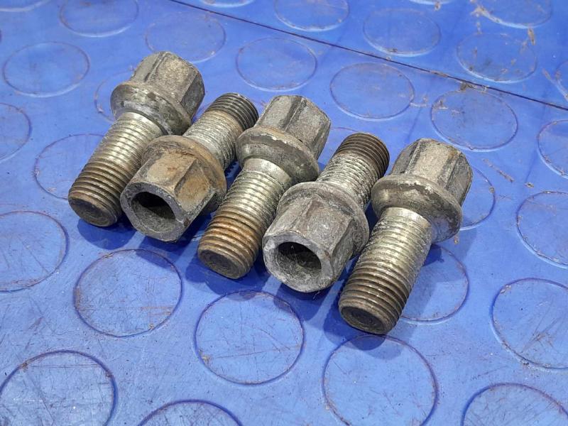 2014 Audi A7 Lug Nuts