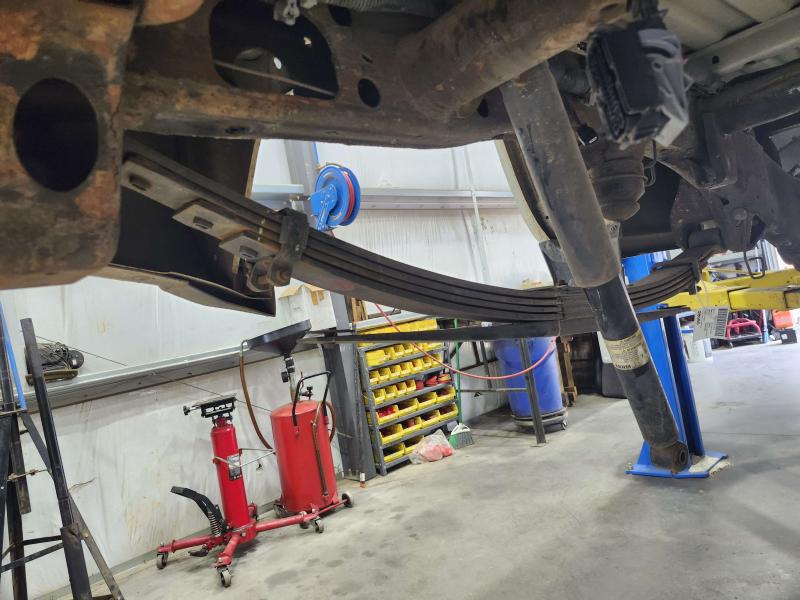 2017 Chevrolet Silverado 2500 Leaf Spring Rear