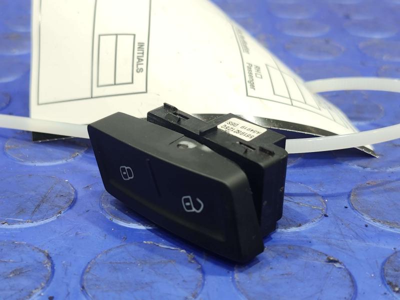 2020 Volkswagen Passat Door Switch Front