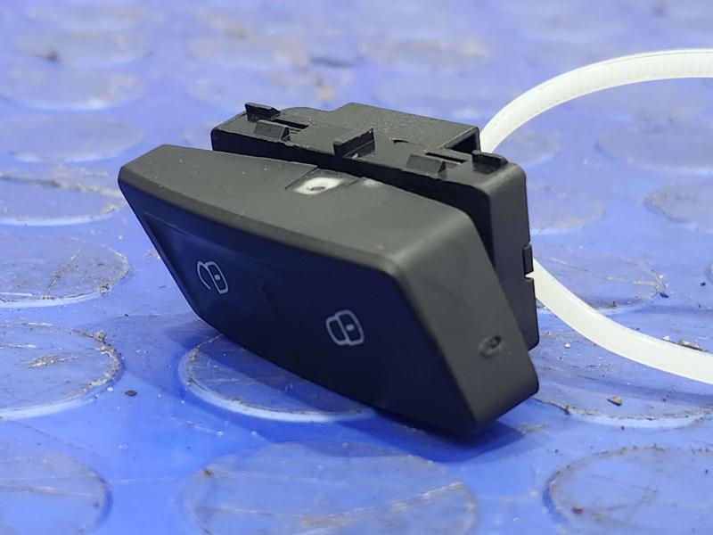 2020 Volkswagen Passat Door Switch Front