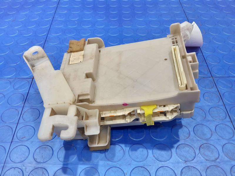 2010-2011 Toyota Prius Driver Instrument Panel Junction Block OEM 82730-47450