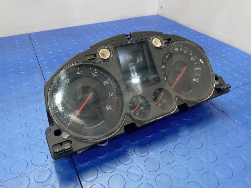 2006-2007 Volkswagen Passat Instrument Cluster Speedometer OEM 3C0920970RXZ04