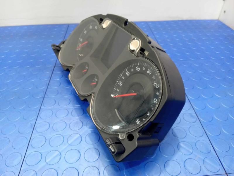2006-2007 Volkswagen Passat Instrument Cluster Speedometer OEM 3C0920970RXZ04