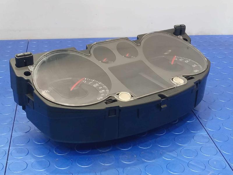 2006-2007 Volkswagen Passat Instrument Cluster Speedometer OEM 3C0920970RXZ04
