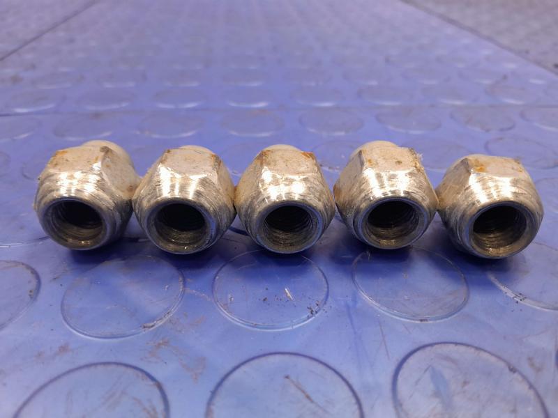2015 Hyundai Tucson Lug Nuts