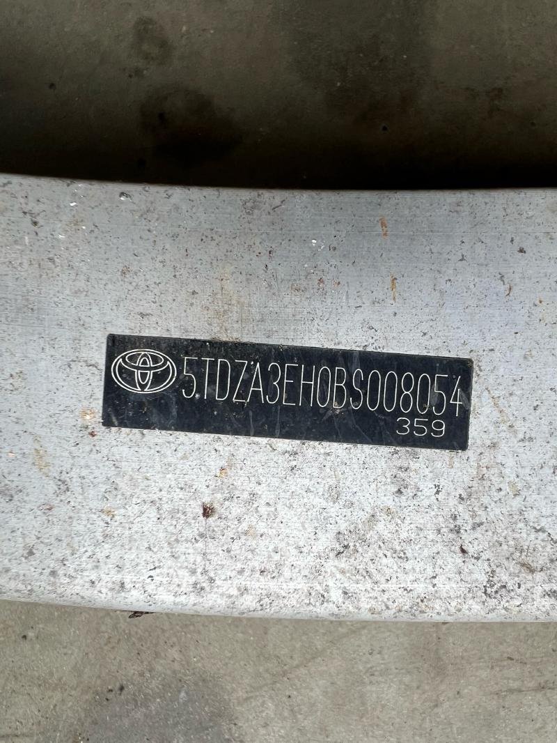 2011 - 2013 Toyota Highlander Front Bumper Impact Bar Reinforcement OEM 520210E010
