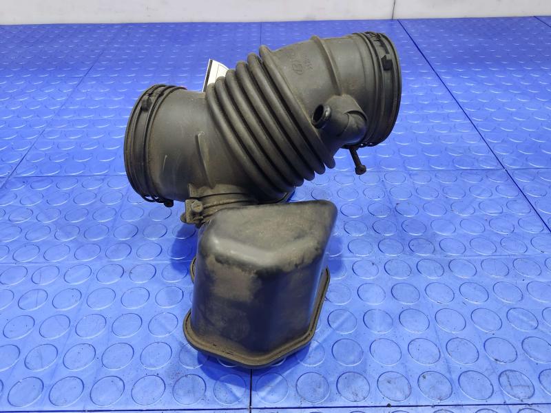2011 Kia Sorento Air Intake Tube/Resonator