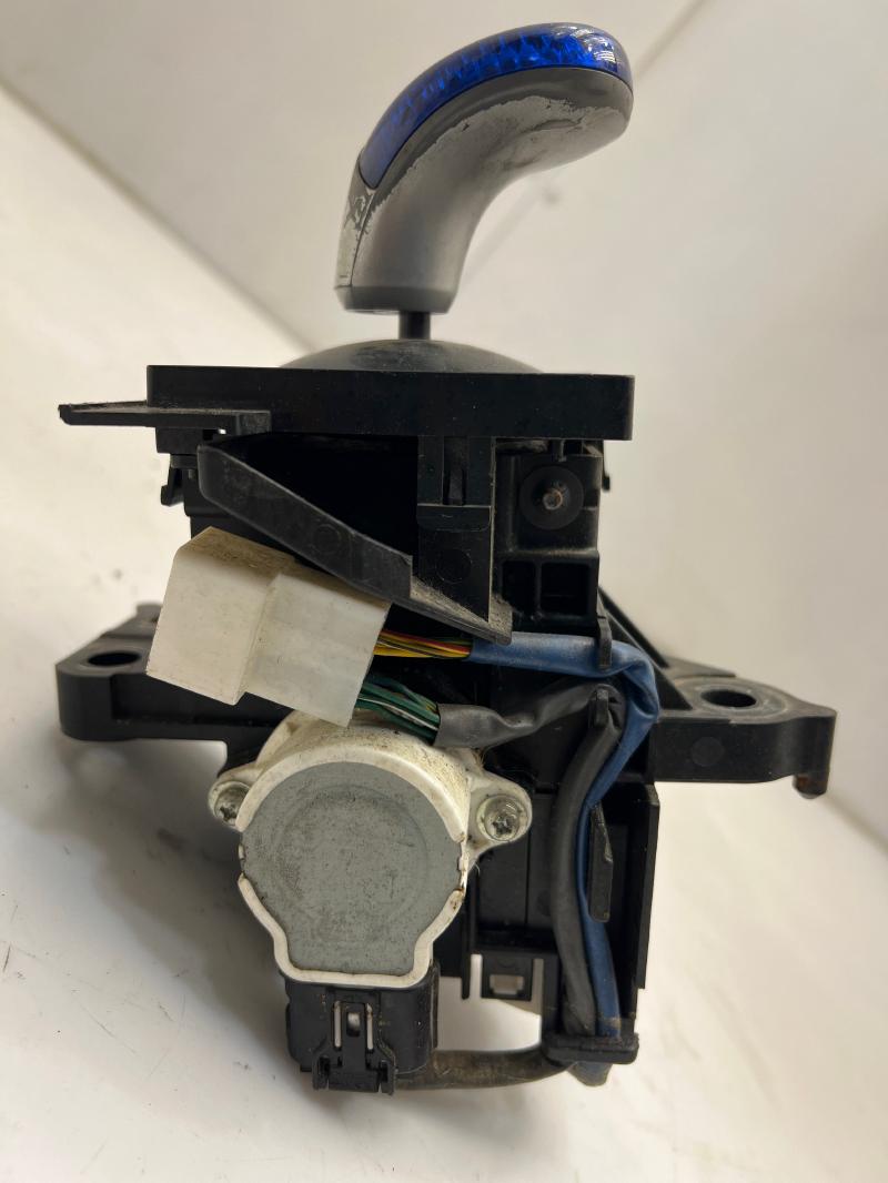 2010 - 2015 Toyota Prius Automatic Gear Shifter Assembly OEM 33550-47053