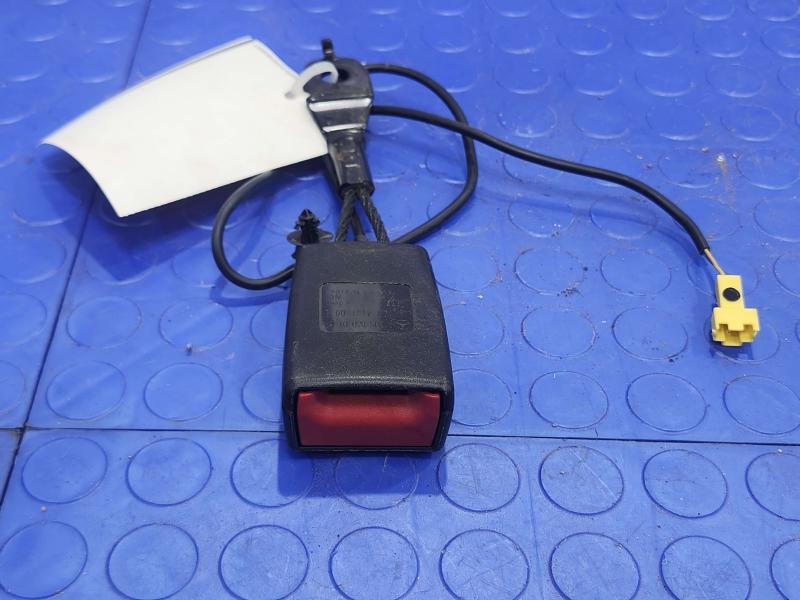 2017 Mercedes C-Class Front Seat Belt