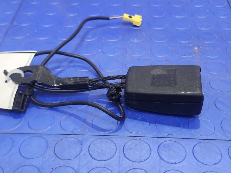 2017 Mercedes C-Class Front Seat Belt