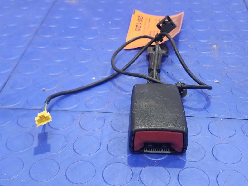 2017 Mercedes C-Class Front Seat Belt