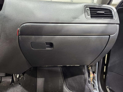 2016 Volkswagen Jetta Glove Box