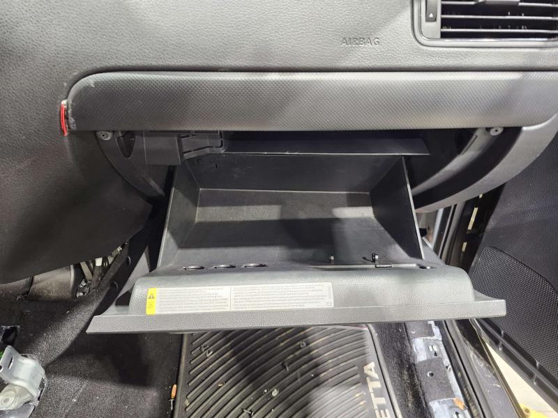 2016 Volkswagen Jetta Glove Box