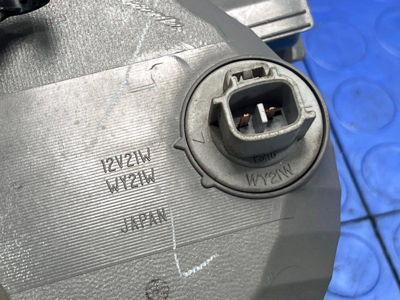 2012-2014 Toyota Prius V Turn Signal Park Lamp Right Passenger Side OEM 8151147030,RH