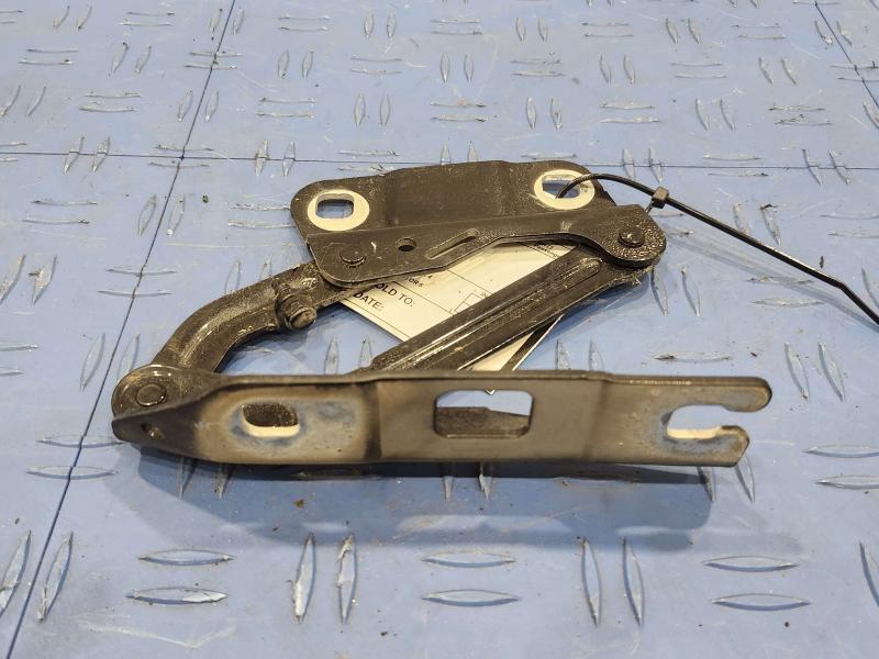 2010 Mercedes ML-Class Hood Hinge