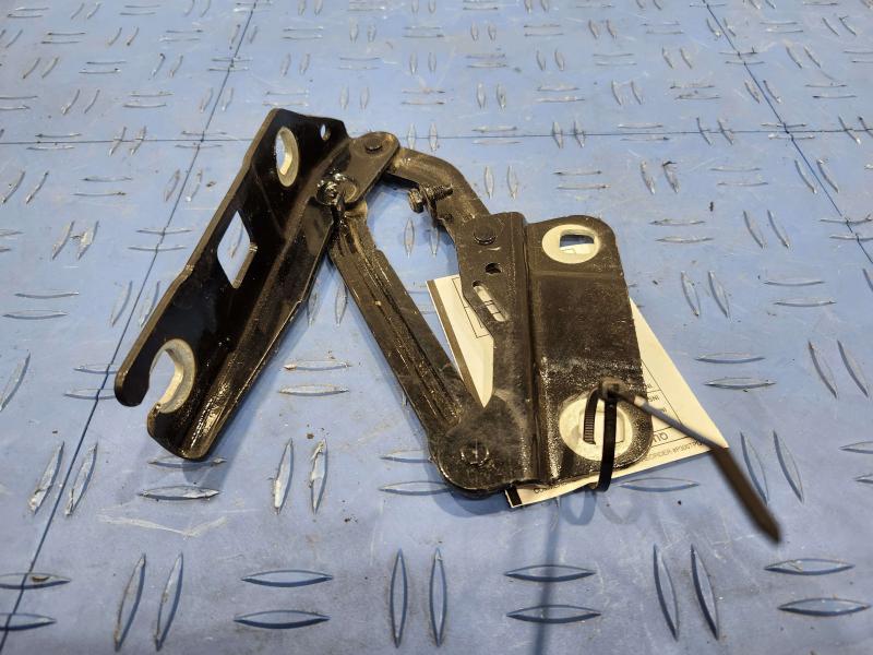 2010 Mercedes ML-Class Hood Hinge