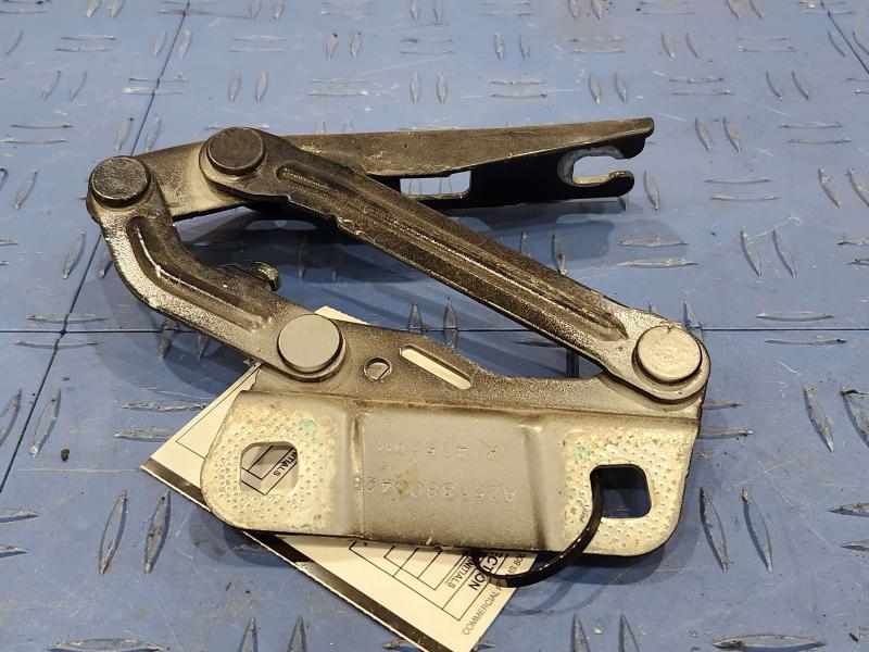 2010 Mercedes ML-Class Hood Hinge
