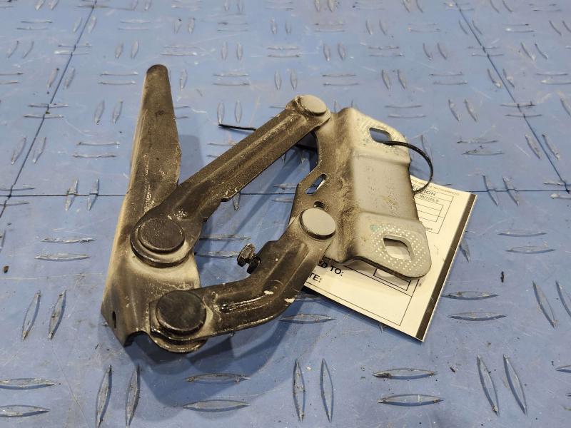 2010 Mercedes ML-Class Hood Hinge