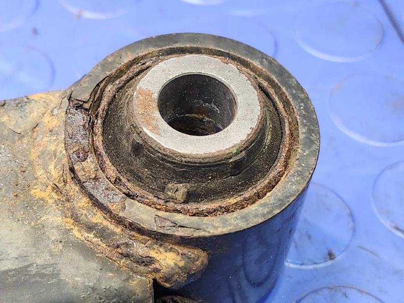 2016 Nissan Rogue Lower Control Arm Rr