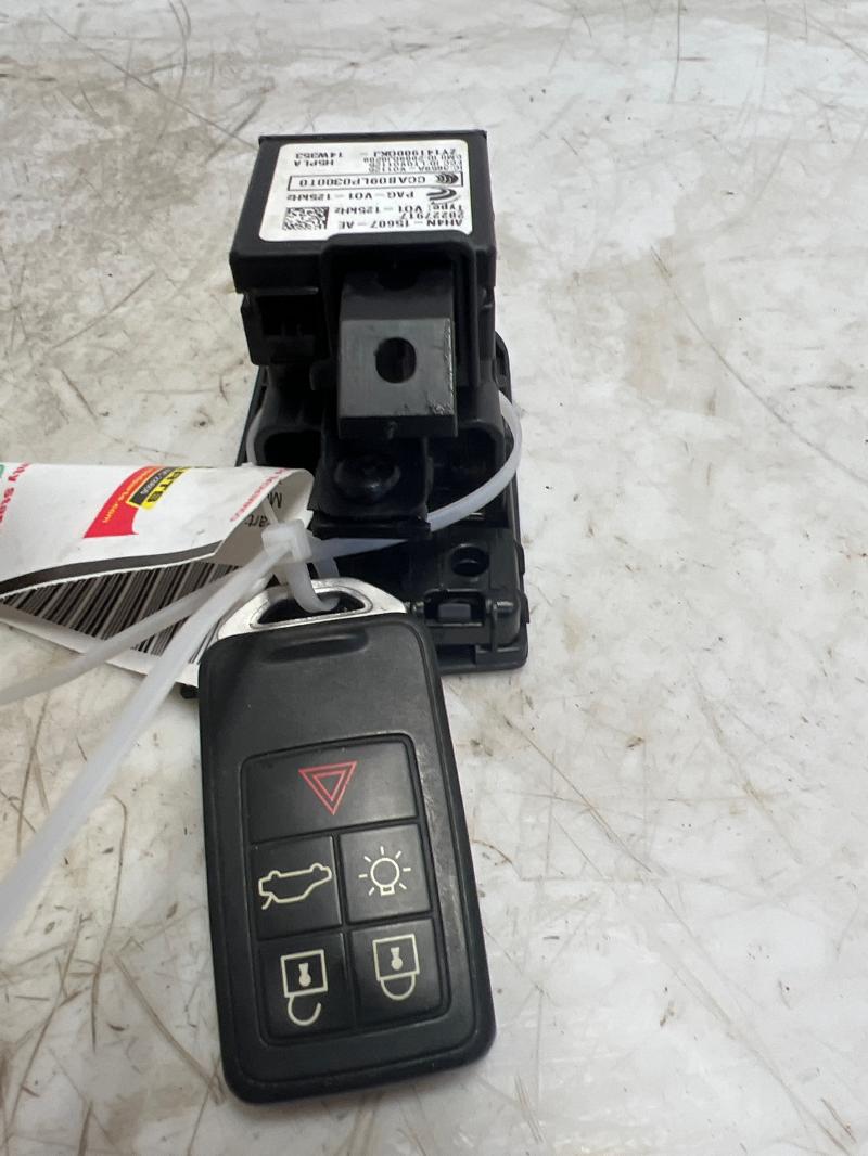 2014 - 2017 Volvo XC60 Igntion Control Button (Push Button) w/ Key FOB OEM 31252952