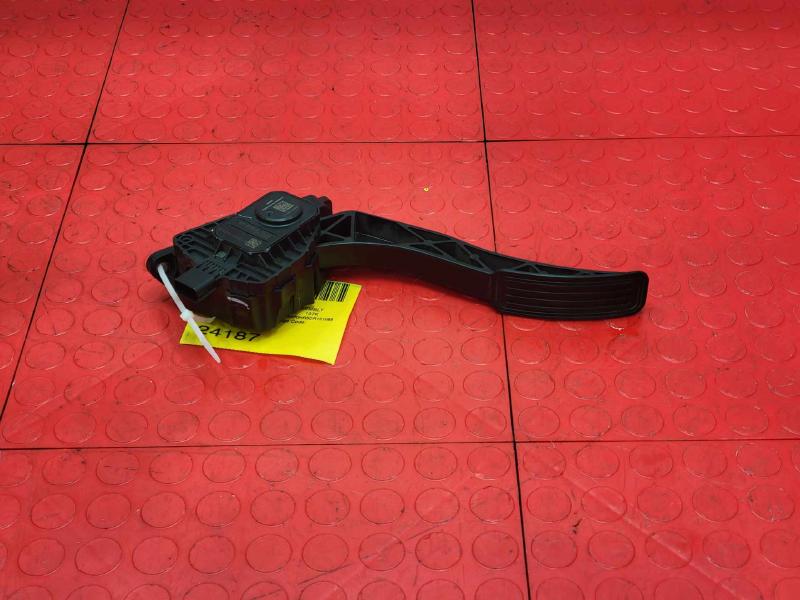2013-2019 Ford Fusion Accelerator Pedal Assembly OEM DG9C-9F836-AB