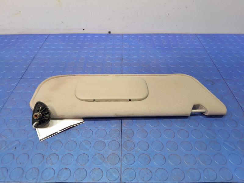 2005 Ford Explorer Sun Visor