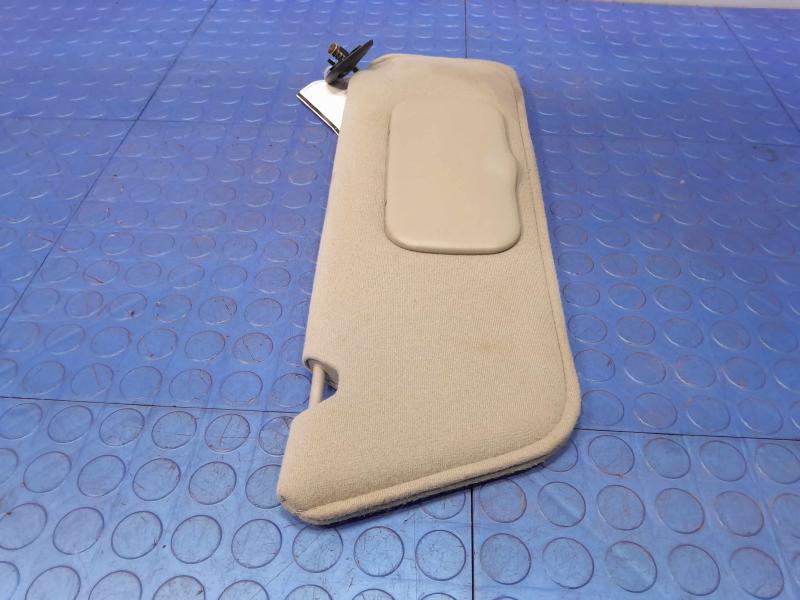 2005 Ford Explorer Sun Visor