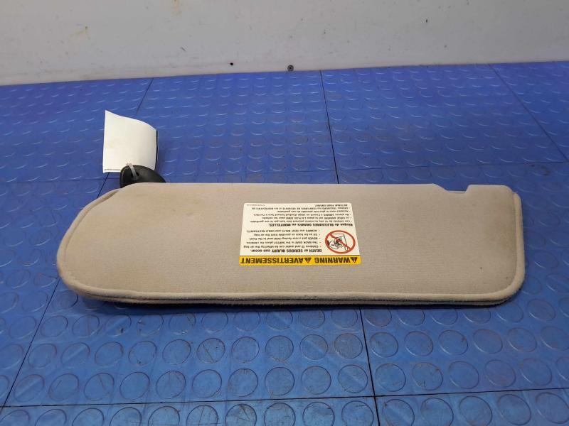 2005 Ford Explorer Sun Visor