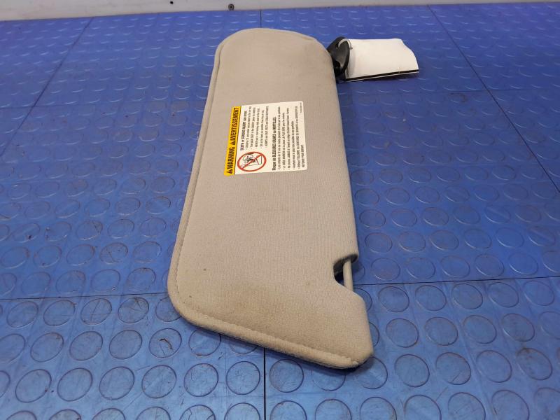 2005 Ford Explorer Sun Visor