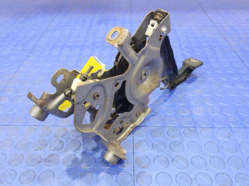2016-2022 Toyota Prius 1.8L Parking Brake Control Pedal Lever Assembly OEM 46250-33010