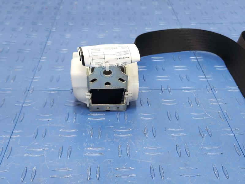 2013 Toyota Yaris Rear Seat Belt