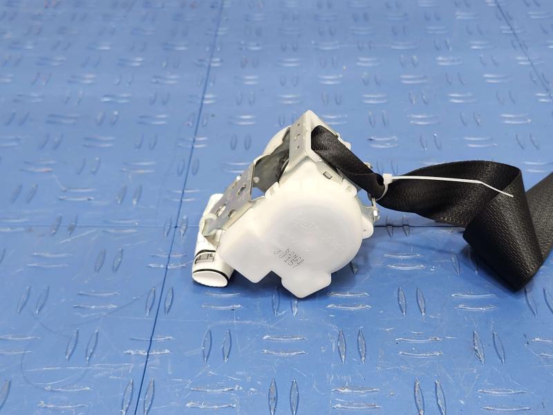 2013 Toyota Yaris Rear Seat Belt