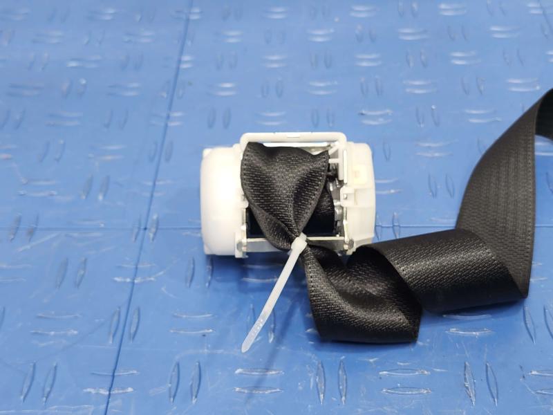 2013 Toyota Yaris Rear Seat Belt