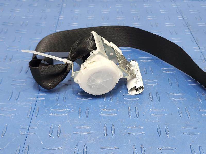 2013 Toyota Yaris Rear Seat Belt