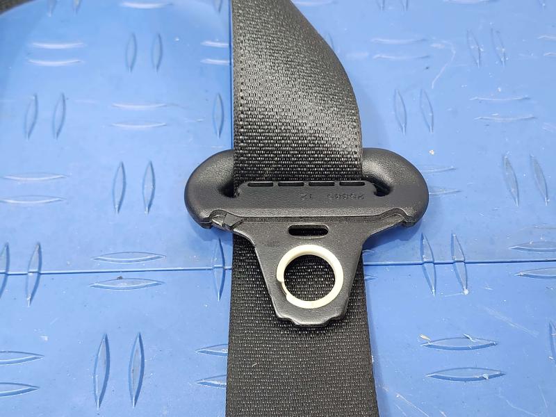 2013 Toyota Yaris Rear Seat Belt