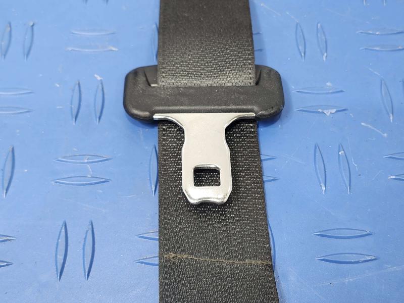2013 Toyota Yaris Rear Seat Belt