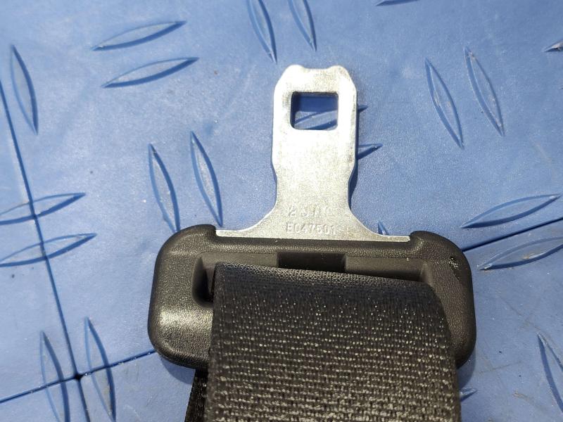 2013 Toyota Yaris Rear Seat Belt