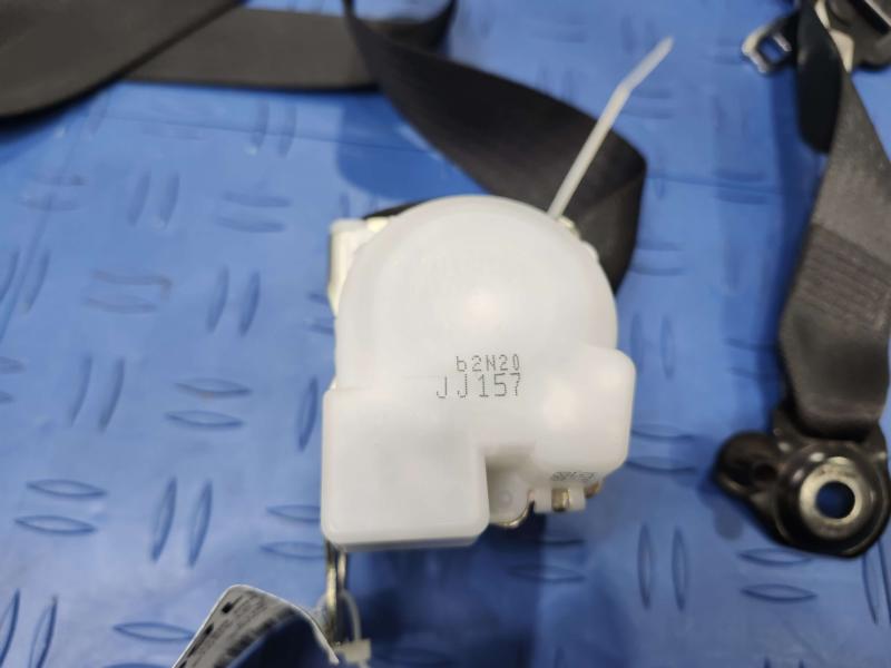 2013 Toyota Yaris Rear Seat Belt