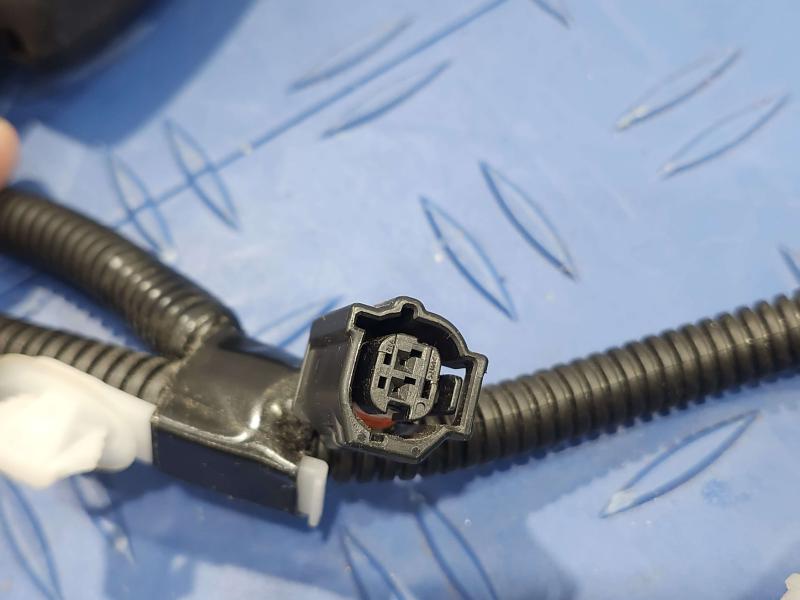 2013 Toyota Yaris Front Seat Belt