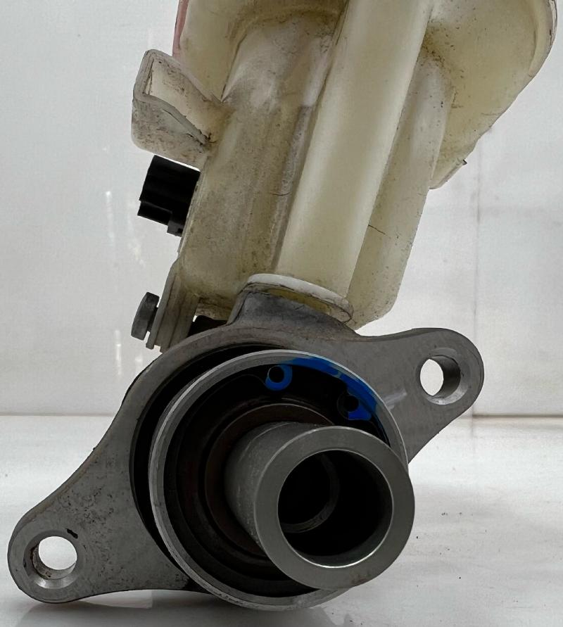 2013 - 2019 Ford Explorer Brake Master Cylinder Assembly OEM DG1Z2140B