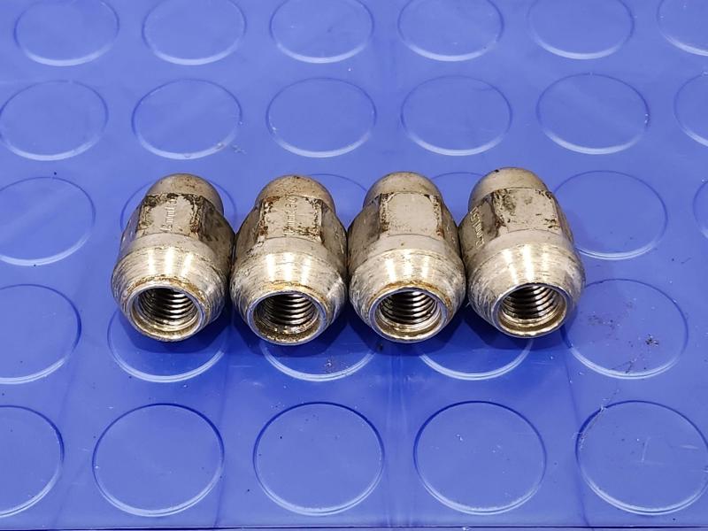 2010 Kia Rio Lug Nuts