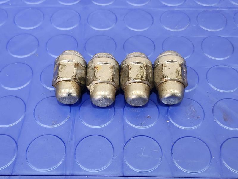 2010 Kia Rio Lug Nuts