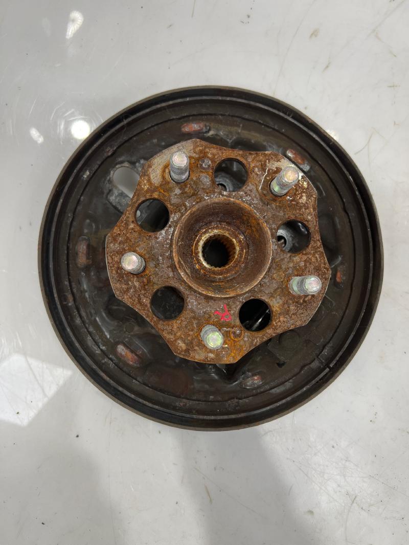 1999 Honda CR-V Hub