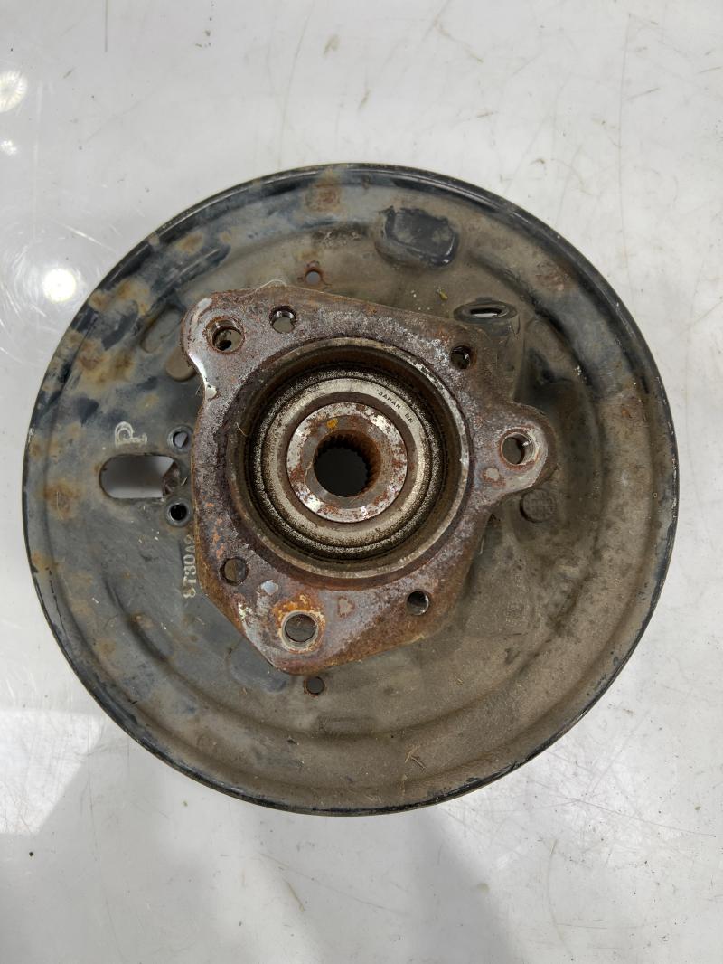1999 Honda CR-V Hub