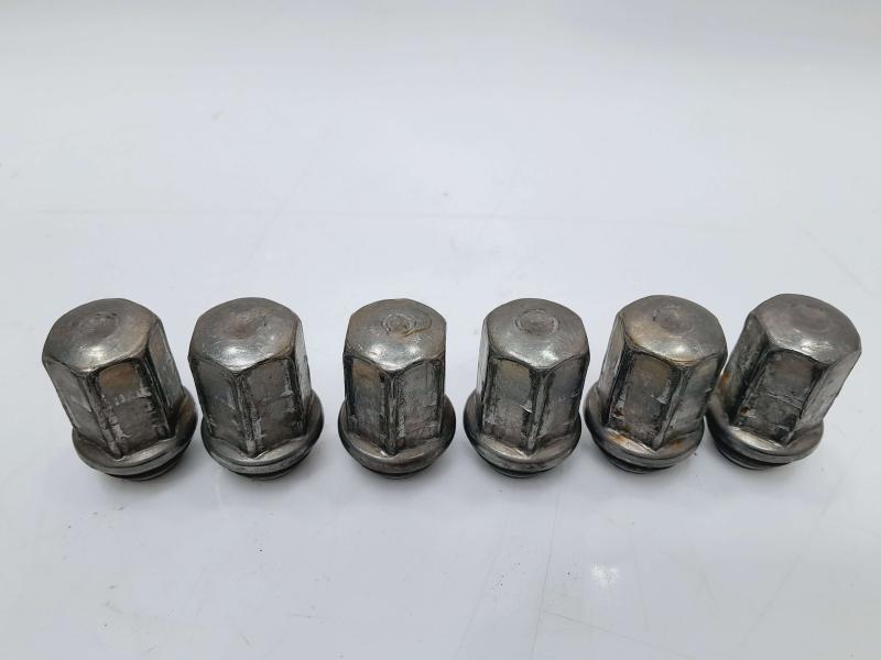 2013 Chevrolet Traverse Lug Nuts