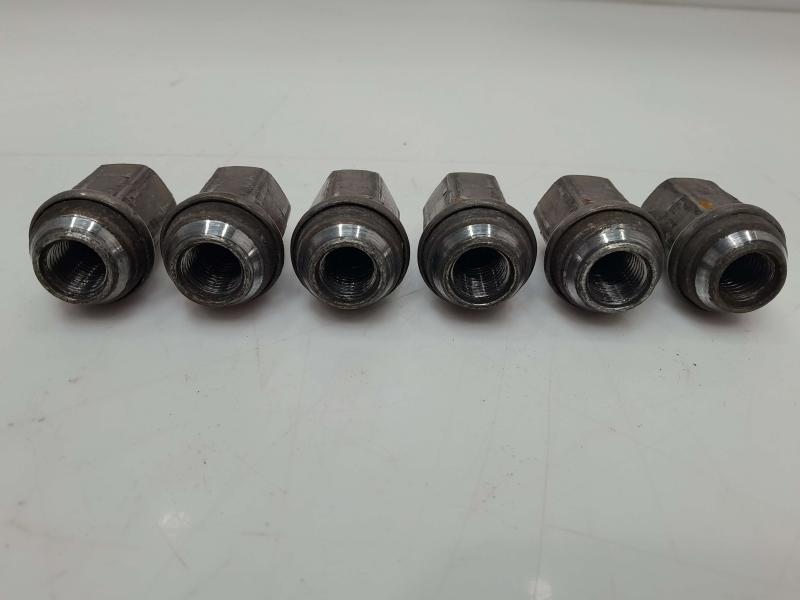 2013 Chevrolet Traverse Lug Nuts