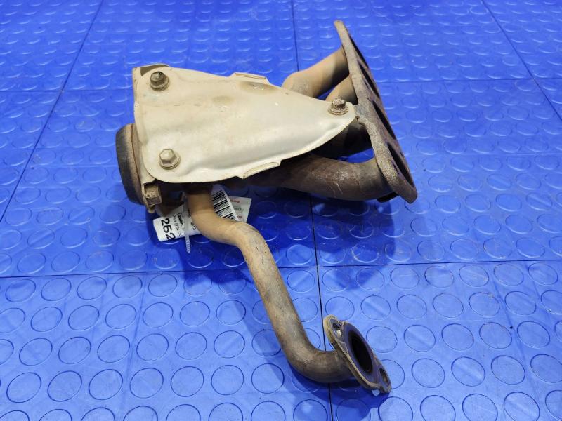 2013 Toyota Prius Exhaust Manifold