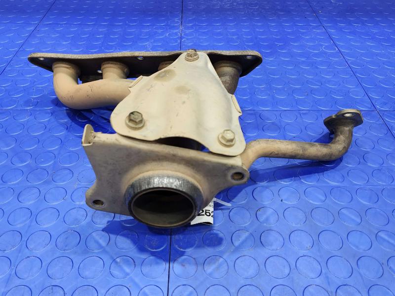 2013 Toyota Prius Exhaust Manifold